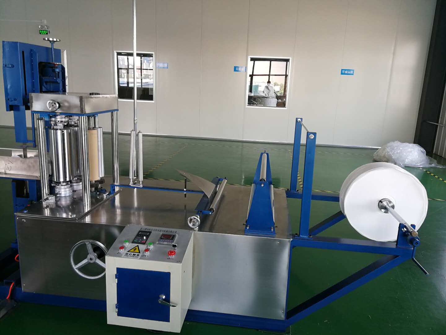 淺析無紡布折疊機的性能優(yōu)勢